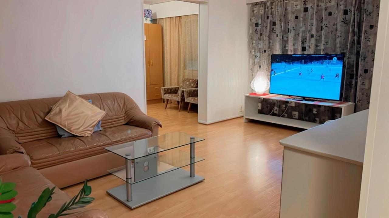 Joensuu City Center, Wifi Internet, Prime Location Heart Of Center, Big 69 Sq Apartment, Free Parking, King Bed, Electric Car Station, Beautiful, Relaxing, Fully Furnished, Big Tv 55', 2 Bedroom And One Big Living Hall Room Eksteriør bilde