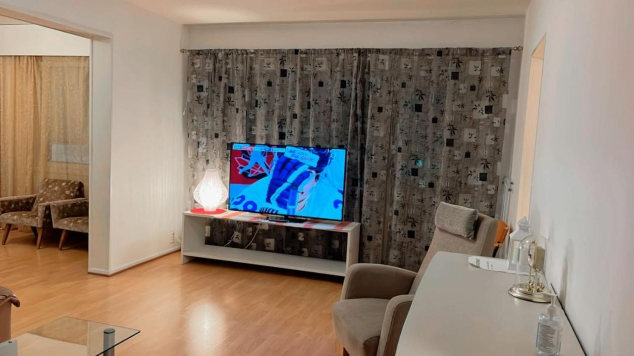 Joensuu City Center, Wifi Internet, Prime Location Heart Of Center, Big 69 Sq Apartment, Free Parking, King Bed, Electric Car Station, Beautiful, Relaxing, Fully Furnished, Big Tv 55', 2 Bedroom And One Big Living Hall Room Eksteriør bilde